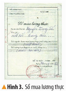 2. ĐẤT NƯỚC THỜI KÌ ĐỔI MỚICâu 1: Đọc thông tin và quan sát các hình từ 6 đến 9, em hãy nêu một số thành tựu về kinh tế - xã hội của đất nước thời kì Đổi mới.Giải chi tiết:Một số thành tựu về kinh tế - xã hội của đất nước thời kì Đổi mới là:- Kinh tế ngày càng phát triển, hàng hoá dồi dào, nhiều sản phẩm vừa cung cấp đủ nhu cầu trong nước vừa được xuất khẩu- Việt Nam vươn lên trở thành một trong những nước xuất khẩu gạo hàng đầu thế giới- Đời sống vật chất và tinh thần của người dân ngày càng được cải thiện, tăng vị thế và uy tín trên trường quốc tế Câu 2: Hãy mô tả một hiện vật hoặc một công trình cụ thể của thời kì Đổi mới ở nước ta hiện nay.Mô tả máy vi tính:- Có nhiều loại khác nhau nhưng thường có 2 loại phổ biến là máy tính để bàn và máy tính xách tay- Một máy tính bao gồm các bộ phận như: bộ xử lý trung tâm (CPU), nộ nhớ (Memory), bộ vào (Input device),...- Máy tính có khả năng xử lý thông tin với tốc độ nhanh chóng, cho phép chúng ta thực hiện các nhiệm vụ mà bằng tay thì không thể hoặc tốn nhiều thời gian3. LUYỆN TẬPHoàn thành bản thống kê (theo gợi ý dưới đây vào vở) về một số thành tựu tiêu biểu của đất nước thời kì Đổi mớiGiải chi tiết:Lĩnh vựcThành tựu tiêu biểuKinh tế- Xuất khẩu các mặt hàng như: gạo, nông sản, thuỷ sản,..- Trở thành một trong những nước xuất khẩu gạo hàng đầu thế giớiVăn hoá, xã hội- Đời sống vật chất và tinh thần của người dân ngày càng được cải thiện- Tăng vị thế và uy tín của Việt Nam trên trường quốc tế 4. VẬN DỤNG
