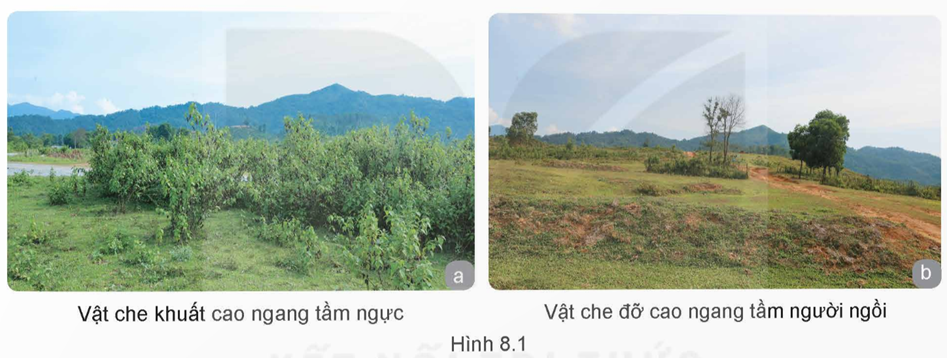 MỞ ĐẦUCâu hỏi: Theo em, trong chiến đấu khi gặp các vật che khuất, che đỡ tương tự như trong hình 8.1, chiến sĩ có thể sử dụng những động tác nào để vận động tiếp cận gần địch?Giải chi tiết:Trong chiến đấu khi gặp các vật che khuất, che đỡ, chiến sĩ có thể sử dụng những động tác sau để vận động tiếp cận gần địch:- Vận động dưới hỏa lực bắn thẳng của địch- Vận động dưới hỏa lực không quân, pháo binh, súng cối của địch- Vận động qua địa hình nhiều cây cối rậm rạp - Vận động qua địa hình trống trải hoặc không kín đáo - Vận động qua địa hình dễ phát ra tiếng độngI. Ý NGHĨA, YÊU CẦU, THỜI CƠ VẬN ĐỘNGCâu hỏi: Theo em, tại sao khi vận động trong chiến đấu, chiến sĩ phải nắm chắc tình hình địch, địa hình, địa vật?Giải chi tiết:Vận dụng các tư thế, động tác cơ bản phù hợp với điều kiện địch, địa hình trong chiến đấu có vị trí hết sức quan trọng, giúp người chiến sĩ bí mật tiếp cận mục tiêu, bất ngờ sử dụng vũ khí tiêu diệt địch, bảo vệ mình, hoàn thành nhiệm vụ được giao. II. VẬN DỤNG TRONG MỘT SỐ TÌNH HUỐNG, ĐỊA HÌNH KHÁC NHAUCâu hỏi: - Trong trường hợp vật lợi dụng thấp, không che kín được hành động, người chiến sĩ phải làm gì?- Em hãy thực hiện động tác vận động dưới hoả lực bắn thẳng của địch theo hướng dẫn của giáo viên.Giải chi tiết:- Trong trường hợp vật lợi dụng thấp, không che kín được hành động, chiến sĩ có thể nghi binh lừa địch như dừng lại một chỗ, cắm cành lá hoặc để các vật mà địch nghi ngờ có ta, rồi bí mật, nhanh chóng vận động sang địa hình, địa vật khác để ẩn nấp hoặc sử dụng súng tiêu diệt địch.- Động tác vận động dưới hoả lực bắn thẳng của địch:+ Trước khi vận động: Phải nắm chắc tình hình địch, địa hình, địa vật để xác định đường vận động, thời cơ vận động.+ Khi vận động: Tuỳ theo địa hình để sử dụng các động tác cho phù hợp như vọt tiến, chạy khom, bò, lê, trườn (Hình 8.2), lăn.+ Khi vào tới nơi ẩn nấp: Nhanh chóng lợi dụng địa hình, địa vật và quan sát địch. Nếu địa hình lợi dụng để bắn gặp khó khăn, phải dừng lại ở đó lâu, cần sửa chữa, làm công sự ẩn nấp và chiến đấu.+ Khi sử dụng vũ khí tiêu liệt địch không nên ở lâu một vị trí, sau khi bắn 1 đến 2 loạt phải di chuyển sang vị trí ẩn nấp mới. Câu hỏi: Em hãy thực hiện động tác vận động dưới hỏa lực, không quân, pháo binh, súng cối của địch theo hướng dẫn của giáo viên.Giải chi tiết:- Khi địch dùng hoả lực không quân, pháo binh, súng cối, súng phóng lựu khống chế đường vận động, chiến sĩ sử dụng động tác chạy, vọt tiến, để nhanh chóng vượt qua khu vực bắn phá của địch. Quá trình vận động triệt để lợi dụng địa hình, địa vật che đỡ như gốc cây, ụ đất, bờ tường, mương máng, khe rãnh để bảo đảm an toàn.- Khi ẩn nấp dùng tư thế thấp, áp sát người vào thành, vách của bờ tường, giao thông hào.... hoặc nằm sát xuống mương, máng, hào, rãnh về phía có hoả lực địch.- Khi muốn di chuyển sang vị trí khác thường tận dụng khoảng cách giữa 2 loạt đạn nổ hoặc lúc hoả lực chuyển làn để vận động. Câu hỏi: Em hãy thực hiện động tác vận động qua địa hình nhiều cây cối rậm rạp, trống trải hoặc không kín đáo theo hướng dẫn của giáo viên.Giải chi tiết:* Vận động qua địa hình nhiều cây coi rậm rạp- Địa hình nhiều cây cối rậm rạp, tiện lợi dụng để giấu kín hành động khi vận động, tạm dừng nhưng cũng dễ bị rung động và phát ra tiếng động khi vượt qua hoặc lợi dụng để ẩn nấp.- Động tác vận dụng: Thường vận dụng động tác đi thường hoặc đi khom. Khi vận động qua địa hình này phải nhẹ nhàng, thận trọng để vượt qua.* Vận động qua địa hình trống trải hoặc không kín đáo- Địa hình trống trải hoặc không kín đáo là địa hình khi ta vận động qua, địch có thể nhìn thấy như bãi phẳng, mặt đường, đồi trọc, vườn cây thưa,...- Động tác vận dụng: Thường vận dụng động tác đi, chạy, vọt tiến, lê, bò. Tranh thủ thời cơ thuận lợi, khi địch không chú ý, sương mù, màn khói bụi dày đặc che mắt địch, nhanh chóng vượt qua hoặc dùng thủ đoạn nghi binh, lừa địch chú ý nơi khác để nhanh chóng vượt qua.- Ban ngày, có thể dùng tư thế phù hợp, động tác khéo léo, thận trọng để vượt qua. Ban đêm, có thể nguy trang cả hình dạng, dùng tư thế thấp, thu nhỏ tiết diện cơ thể, tiến thẳng về hướng địch, người không nhấp nhô, qua lại. VẬN DỤNG