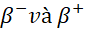 KHỞI ĐỘNGKhi gói miếng kim loại hình chữ thập (+) cùng một hòn đá có chứa uranium bằng tấm phim và để trong bóng tối vài ngày, Becquerel đã phát hiện trên tâm phim có vết sáng giống dấu chữ thập như hình bên. Nguyên nhân nào gây tác dụng lên phim dù nó được để trong bóng tối?Giải chi tiết:Nguyên nhân gây tác dụng lên phim dù nó được để trong bóng tối là do tia phóng xạ phát ra từ uranium.Uranium là một nguyên tố phóng xạ tự nhiên, có nghĩa là nó tự phân rã thành các nguyên tố khác và giải phóng năng lượng dưới dạng tia phóng xạ. Tia phóng xạ có thể ion hóa các nguyên tử trong tấm phim, làm cho chúng trở nên nhạy cảm với ánh sáng. Khi tấm phim được tráng men và rửa, các nguyên tử ion hóa sẽ tạo ra các vết đen trên phim, giống như hình chữ thập được tạo ra bởi miếng kim loại. I. HIỆN TƯỢNG PHÓNG XẠHoạt động 1: Tìm hiểu thông tin về phát hiện của Becquerel và thí nghiệm trên, cho biết:1. Hiện tượng phóng xạ xảy ra có tính tự phát hay phụ thuộc vào các yếu tố môi trường như nhiệt độ, áp suất,..?2. Có thể điều khiển được hiện tượng phóng xạ không? Tại sao?Giải chi tiết:1. Hiện tượng phóng xạ xảy ra có tính tự phát, không phụ thuộc vào các yếu tố môi trường ( nhiệt độ, áp suất,..). Vì trong thí nghiệm ta thấy rõ điều đó: bọc quặng uranium bằng giấy đen để chặn ánh sáng nên không phụ thuộc vào ánh sáng.  Đặt quặng uranium lên tấm phim ảnh được bọc kín trong hộp đen. Sau vài ngày, lấy phim ảnh ra và phát triển nó. 2. Có thể điều khiển được hiện tượng phóng xạ bằng cách:- Thay đổi tốc độ: Chất xúc tác (Một số chất có thể kích thích hoặc ức chế quá trình phân rã phóng xạ)- Hướng di chuyển: từ trường ( có thể bẻ cong hướng đi của tia alpha và beta) và điện trường ( có thể làm nhanh hoặc chậm các tia alpha và beta) Hoạt động 2: Sử dụng kết quả thí nghiệm trong Bảng 23.1 hãy thực hiện các yêu cầu sau:- Nhận xét về số lượng phân rã trong các khoảng thời gian bằng nhau liên tiếp.- Có thể dự đoán được thời điểm xảy ra và số lượng các phân rã phóng xạ không?Giải chi tiết:- Nhận xét: số lượng phân rã tăng ở khoảng thời gian 5-10s sau đó khoảng thời gian từ 10-20s nó giảm rồi lại tăng tiếp ở khoảng thời gian 20-25s sau đó lại giảm.- Không thể dự đoán chính xác thời điểm xảy ra và số lượng các phân rã phóng xạ. Bởi vì phân rã phóng xạ là một quá trình ngẫu nhiên, không theo quy luật nào cả.Câu hỏi 1:1. Hãy nếu các tính chất của tia phóng xạ .2. Hãy viết phương trình phân rã  của hạt nhân Giải chi tiết:1. Các tính chất của tia phóng xạ :- Tia  làm ion hoá mạnh môi trường vật chất- Có thể đi được khoảng vài cm trong không khí- Dễ dàng bị tờ giấy dày 1mm chặn lại- Có tốc độ khoảng 2.107 m/s2. Phương trình phân rã hạt nhân : Câu hỏi 2: 1. Hãy nêu các tính chất của phóng xạ 2. Viết phương trình phân rã  và  tương ứng của các đồng vị  và Giải chi tiết:1. Các tính chất của phóng xạ :- Gồm hai loại: phóng xạ - Có bản chất tương ứng là hạt electron và hạt positron phóng ra từ hạt nhân mẹ với tốc độ xấp xỉ tốc độ ánh sáng trong chân không.- Tia  làm ion hoá môi trường vật chất ở mức trung bình- Có thể xuyên qua tờ giấy khoảng 1mm- Có thể bị chặn bởi tấm nhôm dày khoảng 1mm.Câu hỏi 3: 1. Hãy nêu các tính chất của phóng xạ .2. Technetium () là đồng vị phóng xạ , được sử dụng rất phổ biến trong y học hạt nhân để chụp ảnh cơ quan bên trong cơ thể người. Viết phương trình phân rã của đồng vị này.Giải chi tiết:1. Các tính chất của phóng xạ :- Các tia  có năng lượng cao.- Dễ dạng xuyên qua các vật liệu thông thường. VD: lớp bê tông dày hàng chục cm.- Có bước sóng rất ngắn, cỡ nhỏ hơn 10-11m.- Có thể cản trở tia  người ta dùng vật liệu có mật độ vật chất lớn và bế dày lớn. VD: tấm chì dày2. Phương trình phân rã của đồng vị Technetium:Hoạt động: Dựa vào đặc điểm các tia phóng xạ em hãy:1. Giải thích hướng lệch của từng tia phóng xạ trong điện trường và trong từ trường ở Hình 23.32. Giải thích lí do tại sao các tia  có khả năng đâm xuyên khác nhau.Giải chi tiết:1. Hướng lệch của từng tia phóng xạ trong điện trường và trong từ trường ở Hình 23.3 vì:- Trong điện trường: + Tia alpha (α): Lệch về phía bản âm. Bởi vì tia α mang điện tích dương nên bị lực điện hút về phía bản âm. Mức độ lệch nhỏ do khối lượng tia α lớn.+ Tia beta (β): Lệch về phía bản dương. Bởi vì tia β mang điện tích âm nên bị lực điện hút về phía bản dương. Mức độ lệch lớn hơn tia α do khối lượng tia β nhỏ hơn nhiều.+ Tia gamma (γ): Không bị lệch. Bởi vì tia γ là sóng điện từ, không mang điện tích nên không bị ảnh hưởng bởi điện trường.- Trong từ trường: + Tia alpha (α): Lệch theo quỹ đạo tròn theo chiều ngược chiều kim đồng hồ. Bởi vì tia α mang điện tích dương nên chịu tác dụng của lực Lorentz trong từ trường, khiến nó chuyển động theo quỹ đạo tròn. Bán kính quỹ đạo nhỏ do khối lượng tia α lớn.+ Tia beta (β): Lệch theo quỹ đạo tròn theo chiều cùng chiều kim đồng hồ. Bởi vì tia β mang điện tích âm nên chịu tác dụng của lực Lorentz trong từ trường, khiến nó chuyển động theo quỹ đạo tròn. Bán kính quỹ đạo lớn hơn tia α do khối lượng tia β nhỏ hơn nhiều.Tia gamma (γ): Không bị lệch. Bởi vì tia γ là sóng điện từ, không mang điện tích nên không bị ảnh hưởng bởi từ trường.2. Khả năng đâm xuyên của các tia  khác nhau vì: - Tia  có khả năng đâm xuyên nhỏ nhất là do khối lượng lớn dẫn đến dễ bị va chạm với các nguyên tử trong vật chất. Điện tích lớn dẫn đến dễ bị tương tác với các điện tích khác trong vật chất- Tia có khả năng đâm xuyên lớn hơn tia  là do khối lượng nhỏ dẫn đến ít bị va chạm với các nguyên tử trong vật chất hơn. Điện tích nhỏ dẫn đến ít bị tương tác với các điện tích khác trong vật chất hơn.- Tia  có khả năng đâm xuyên mạnh nhất là do không mang điện tích nên không bị tương tác với các điện tích trong vật chất. Là sóng điện từ có thể xuyên qua các vật chất như tia X. II.  ĐỊNH LUẬT PHÓNG XẠ. ĐỘ PHÓNG XẠCâu hỏi 1: 1. Phát biểu định nghĩa chu kì bán rã?2. Đồng vị phóng xạ  sau khoảng thời gian 244 s có 75% số hạt nhân ban đầu đã bị phân rã thành hạt nhân khác. Tính chu kì bán rã của .Giải chi tiết:1. Chu kì bán rã là thời gian cần thiết để phân rã phóng xạ một chất còn một nửa giá trị ban đầu.2. Ta có: N là số hạt nhân còn lại sau thời gian t; N0 là số hạt nhân ban đầu.Câu hỏi 2:1. Nêu ý nghĩa của hằng số phóng xạ.2. Dược chất phóng xạ Flortaucipir ( chứa  là đồng vị phóng xạ ) được tiêm vào bệnh nhân nhằm chụp ảnh bên trong cơ thể ( chụp ảnh PET – Bài 24). Biết  có chu kì bán rã khảong 110 phút).a) Sau khi tiêm bao lâu thì lượng  giảm còn 10 % và 1% so với lúc đầu?b) Mỗi mL dược chất phóng xạ Flortaucipir có độ phóng xạ ban đầu là 109 Bq. Xác định số lượng hạt đồng vị  có trong mỗi mL dược chất tại thời điểm ban đầu và sau đó 1 ngày.Giải chi tiết:1. Ý nghĩa hằng số phóng xạ là: hằng số phóng xạ là đại lượng đặc trưng cho khả năng phân rã của một đồng vị phóng xạ. Kí hiệu .2. Sau khi tiêm bao lâu thì lượng  giảm còn 10 % so với lúc đầu là:III.  ẢNH HƯỞNG CỦA TIA PHÓNG XẠ. BIỂN CẢNH  BÁO PHÓNG XẠHoạt động 1: Tìm hiểu qua sách báo, internet về tác hại của phóng xạ đến sức khoẻ của con người và cho biết:a) các loại phơi nhiễm phóng xạb) biểu hiện khi bị phơi nhiệm phóng xạ.c) cách phòng tránh nhiễm phóng xạ.Giải chi tiết:a) Các loại phơi nhiễm phóng xạ là: - Phơi nhiễm bên ngoài: Do tiếp xúc với các nguồn phóng xạ bên ngoài cơ thể, như: y tế (X-quang, chụp PET, trị liệu ung thư bằng tia xạ); công nghiệp (Máy X-quang công nghiệp, lò phản ứng hạt nhân); thiên nhiên (Tia vũ trụ).- Phơi nhiễm bên trong: Do tiếp xúc với các nguồn phóng xạ bên trong cơ thể, như: hít phải hoặc nuốt phải các chất phóng xạ;thực phẩm hoặc nước bị ô nhiễm bởi phóng xạ.b) Biểu hiện khi bị phơi nhiễm phóng xạ:- Biểu hiện cấp tính: Buồn nôn, nôn mửa, tiêu chảy, rụng tóc, mệt mỏi, suy nhược, nhiễm trùng, chảy máu, có thể gây tử vong (trong trường hợp phơi nhiễm liều lượng cao).- Biểu hiện mãn tính: Ung thư, bệnh tim mạch, bệnh về hệ thống miễn dịch, di truyền sang thế hệ sau.c) Các phòng tránh nhiễm phóng xạ:- Hạn chế tiếp xúc: tránh xa các nguồn phóng xạ, hạn chế sử dụng các dịch vụ y tế sử dụng tia X, sử dụng các thiết bị bảo hộ khi tiếp xúc với tia phóng xạ.- Kiểm soát liều lượng: tuân thủ các quy định về an toàn phóng xạ, sử dụng các thiết bị đo liều lượng phóng xạ.- Thải bỏ an toàn: xử lý các chất thải phóng xạ theo quy định, không sử dụng các vật dụng bị ô nhiễm bởi phóng xạ. Hoạt động 2: Nêu tên các địa điểm có nguy cơ phóng xạ trong Hình 23.9. Nếu gặp các biển cảnh báo đó em sẽ làm gì?Giải chi tiết:- Các địa điểm có nguy cơ phóng xạ là: nhà máy điện hạt nhân, phòng thí nghiệm, nghiên cứu, bệnh viện, kho chứa chất thải phóng xạ.- Nếu gặp các biển cảnh báo đó em cần: + Dừng lại, không tiến vào khu vực nguy hiểm.+ Phải quan sát thật kĩ, đọc kĩ thông tin trên biển cảnh báo để biết mức độ nguy hiểm và các biện pháp phòng tránh.+ Cần quay lại và đi theo hướng ngược lại, tránh xa khu vực nguy hiểm.+ Thông báo cho lực lượng an ninh, cán bộ xã phường để có biện pháp phù hợp.+ Tuân thủ các hướng dẫn và quy định về an toàn khi tiếp xúc với các khu vực có nguy cơ phóng xạ.IV. NGUYÊN TẮC AN TOÀN PHÓNG XẠ