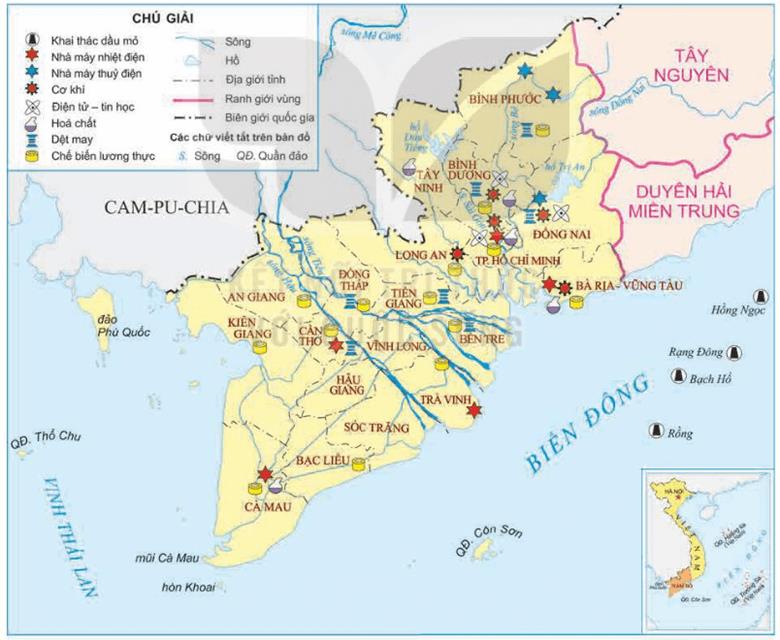 KHỞI ĐỘNGCâu hỏi: Vùng Nam Bộ có hoạt động sản xuất đa dạng. Dựa vào kiến thức đã học, em hãy cho biết vùng có thể phát triển các hoạt động sản xuất nào.Giải chi tiết:- Vùng Nam Bộ có thể phát triển các hoạt động sản xuất như:+ Nông nghiệp (trồng cây lương thực, hoa màu, cây ăn quả và cây công nghiệp).+ Đánh bắt và nuôi trồng thủy - hải sản.+ Sản xuất công nghiệp và phát triển các ngành dịch vụ (thương mại, du lịch,…).KHÁM PHÁ1. DÂN CƯCâu hỏi: Đọc thông tin, em hãy kể tên một số dân tộc ở vùng Nam Bộ.Giải chi tiết:Một số dân tộc: Kinh, Khơ me, Hoa, Chăm,..2. MỘT SỐ HOẠT ĐỘNG SẢN XUẤTa) Nông nghiệpCâu hỏi: Đọc thông tin và quan sát hình 1, em hãy kể tên và chỉ trên lược đồ một số cây trồng, vật nuôi chính ở vùng Nam Bộ.Giải chi tiết:Một số cây trồng chính như lúa, cây ăn quả( sầu riêng, xoài,..) cây công nghiệp ( cao su, hồ tiêu,..). Chăn nuôi chủ yếu là lơn, gà, vịt,… hoặc nuôi trồng tủy sản như tôm, cá.b) Công nghiệpCâu hỏi: Đọc thông tin và quan sát hình 4, em hãy kể tên và xác định sự phân bố của một số ngành công nghiệp chính ở vùng Nam Bộ.Giải chi tiết:Một số ngành công nghiệp chính: khai thác dầu khí, dệt may, hóa chất,..LUYỆN TẬPCâu hỏi: Quan sát các hình 1,4, hãy hoàn thành bảng sau vào vở:Giải chi tiết:Hoạt động sản xuấtPhân bốTrồng lúaCác tỉnh thuộc Đồng bằng sông Cửu LongTrồng cây ăn quảCác tỉnh thuộc Đồng bằng sông Cửu LongTrồng cây công nghiệpCác tỉnh Đông Nam BộKhai thác dầu khíVùng thềm lục địaDệt mayCác tỉnh thuộc Đồng bằng sông Cửu LongĐiện tử - tin họcCác tỉnh Đông Nam BộVẬN DỤNG