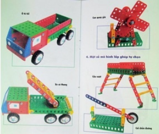1. TÌM HIỂU SẢN PHẨM MẪUKhám phá: Em hãy quan sát mô hình robot trong Hình 1, nêu các bộ phận chính và số lượng các chi tiết của mô hình robot.Yêu cầu sản phẩm: đủ các bộ phận, mối ghép đúng vị trí và chắc chắn, chân robot chuyển động được.Giải chi tiết:- Bộ phận chính mô hình robot là: đầu robot, thân robot và chân robot.- Số lượng chi tiết:Đầu robot: 17 chi tiết.Thân robot: 28 chi tiết.Chân robot: 11 chi tiết. 2. CHI TIẾT VÀ DỤNG CỤKhám phá: Em hãy lựa chọn các dụng cụ và chi tiết phù hợp với số lượng cần thiết trong bộ lắp ghép mô hình kĩ thuật để lắp ghép mô hình robot trên.Giải chi tiết:Dụng cụ và chi tiếtSố lượngThanh chữ U dài5Tấm 3 lỗ1Bánh đai2Thanh thẳng 5 lỗ3Bộ vít ngắn17Bộ vít dài2Tấm lớn1Thanh chữ L dài1Tấm hai lỗ1Bánh xe4Trục thẳng dài2Tấm nhỏ1Vòng hãm8 3. THỰC HÀNHThực hành: Em hãy lắp ghép mô hình robot theo các bước dưới đây.Bước 1. Lắp đầu robotDùng một thanh chữ U dài, một tấm 3 lỗ, hai bánh đai, ba thanh thẳng 5 lỗ, ba bộ vít ngắn, hai bộ vít dài và đai ốc để lắp đầu robot như Hình 2.Bước 2. Lắp thân robotDùng tấm lớn, bốn thanh chữ U dài, hai thanh chữ L dài, một tấm 2 lỗ, mười bộ vít ngắn và đai ốc để lắp thân robot như Hình 3.Bước 3. Lắp chân robotDùng bốn bánh xe, hai trục thẳng dài, một tấm nhỏ và tám vòng hãm để lắp chân robot như Hình 4.Bước 4. Hoàn thiện mô hình- Dùng bốn bộ vít ngắn và đai ốc lắp ghép các bộ phận để hoàn thiện mô hình robot như Hình 5.Lưu ý: Sử dụng dụng cụ lắp ghép đúng cách và an toàn. Em hãy lắp ghép mô hình robot theo các bước dưới đâyEm hãy lắp ghép mô hình robot theo các bước dưới đâyGiải chi tiết:Học sinh tự thực hành. 4. GIỚI THIỆU SẢN PHẨM