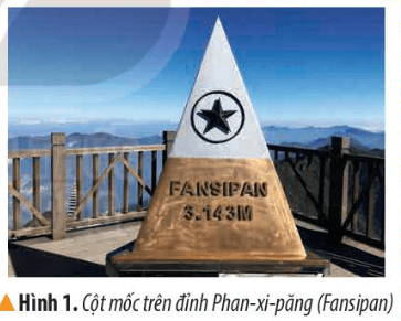 KHỞI ĐỘNGCâu hỏi:  Quan sát hình 1, em hãy trả lời các câu hỏi:- Cột mốc xác định độ cao của đỉnh núi nào?- Đỉnh núi này nằm ở vùng nào của nước ta? Nêu những hiểu biết của em về vùng đất đó. Giải chi tiết:- Cột mốc xác định độ cao của Đỉnh Phan- xi - Đỉnh núi nằm ở Phansipan là đỉnh núi cao nhất trong dãy núi Hoàng Liên Sơn, nằm ở biên giới tỉnh Lào Cai và tỉnh Lai Châu. Về mặt hành chính, đỉnh Fansipan thuộc địa giới của cả huyện Tam Đường (Lai Châu) và thị xã Sa Pa (Lào Cai), cách trung tâm thị xã Sa Pa khoảng 9 km về phía tây nam.- Chia sẻ hiểu biết của em về vùng Tây Bắc:+ Tây Bắc là vùng miền núi phía tây của miền Bắc Việt Nam, có chung đường biên giới với Lào và Trung Quốc. + Khu vực Tây Bắc còn được gọi là Tây Bắc Bắc Bộ và là một trong 3 tiểu vùng địa lý tự nhiên của vùng Bắc Bộ ở Việt Nam (2 tiểu vùng kia là: Vùng Đông Bắc và Đồng bằng sông Hồng)+ Địa hình Tây Bắc hiểm trở, có nhiều khối núi và dãy núi cao chạy theo hướng Tây Bắc - Đông Nam.+ Về cơ bản, vùng Tây Bắc là không gian sinh sống và văn hóa của đồng bào các dân tộc Thái, Tày, Nùng, H Mông.KHÁM PHÁ1. VỊ TRÍ ĐỊA LÝCâu hỏi: Đọc thông tin và quan sát hình 2, em hãy xác định vị trí của vùng Trung du và miền núi Bắc Bộ trên lược đồ.Giải chi tiết:- Trung du và miền núi Bắc Bộ là vùng lãnh thổ nằm ở phía bắc của đất nước Việt Nam.- Khu vực Trung du và miền núi Bắc Bộ giáp với:+ Các tỉnh: Quảng Đông, Quảng Tây và Vân Nam của Trung Quốc ở phía bắc;+ Phía tây giáp Lào;+ Phía nam giáp Đồng bằng sông Hồng và vùng Duyên hải miền Trung;+ Phía đông giáp Vịnh Bắc Bộ.2. ĐẶC ĐIỂM THIÊN NHIÊNa) Địa hìnhCâu hỏi:Đọc thông tin và quan sát các hình 2, 4, 5, em hãy:- Xác định trên lược đồ: dãy núi Hoàng Liên Sơn, đỉnh Phan-xi-păng và cao nguyên Mộc Châu.- Mô tả đặc điểm chính của địa hình ở vùng Trung du và miền núi Bắc Bộ.  Đáp án:- Dãy Hoàng Liên Sơn và cao nguyên Mộc Châu nằm phía Tây Bắc của Việt Nam- Đặc điểm chính: chủ yếu là đồi núi, có nhiều dãy núi lớn. Trong vùng còn có một số cao nguyên và đồi núi thấpb) Khí hậuCâu hỏi: Đọc thông tin và quan sát hình 6, em hãy nêu đặc điểm nổi bật của khí hậu vùng Trung du và miền núi Bắc Bộ.Giải chi tiết:Có khí hậu nhiệt đới ẩm gió mùa với mùa đông lạnh nhất cả nước, khí hậu cũng chịu ảnh hưởng bởi độ cao của địa hình.Khí hậu của vùng cũng chịu ảnh hưởng sâu sắc bởi độ cao địa hình. Ở các vùng núi cao nhiệt độ hạ thấp, vào các tháng mùa đông đôi khi có tuyết rơi (thị xã Sa Pa - tỉnh Lào Cai, đỉnh núi Mẫu Sơn - tỉnh Lạng Sơn,...).c) Sông ngòiCâu hỏi: Đọc thông tin và quan sát hình 2, 7, 8, em hãy- Xác định trên lược đồ các sông lớn ở vùng Trung du và miền núi Bắc Bộ.- Nêu đặc điểm chính của sông ngòi ở vùng.Giải chi tiết:- Các sông lớn như: Sông Lô, Sông Hồng, Sông Đà...- Sông ngòi có nhiều thác ghềnh, có khả năng phát triển thủy điện.d) Khoáng sảnCâu hỏi: Đọc thông tin và quan sát hình 2, em hãy kể tên và xác định trên lược đồ một số khoáng sản chính ở vùng Trung du và miền núi Bắc Bộ.Giải chi tiết:- Một số loại khoáng sản chính ở vùng Trung du và miền núi Bắc Bộ là: than đá; sắt; man-gan; Ti-tan; Vàng; đồng; thiếc; A-pa-tít; Đá vôi,…3. ẢNH HƯỞNG CỦA CÁC ĐIỀU KIỆN TỰ NHIÊN ĐỐI VỚI SẢN XUẤT VÀ ĐỜI SỐNGCâu hỏi: Đọc thông tin và quan sát các hình từ 9 đến 14, em hãy cho biết điều kiện tự nhiên có ảnh hưởng như thế nào đối với đời sống và sản xuất ở vùng Trung du và miền núi Bắc Bộ.Giải chi tiết:- Điều kiện tự nhiên của vùng Trung du và miền núi Bắc Bộ tạo thuận lợi để phát triển nhiều ngành kinh tế, như:+ Công nghiệp khai thác và chế biến khoáng sản, thuỷ điện;+ Trồng và chế biến cây công nghiệp, cây ăn quả, dược liệu,...+ Du lịch.- Tuy nhiên, người dân trong vùng cũng gặp một số khó khăn trong sinh hoạt và sản xuất do địa hình bị chia cắt, thiên tai (lũ quét, sạt lở đất, sương muối, rét đậm, rét hại,...).…4. BIỆN PHÁP BẢO VỆ THIÊN NHIÊN VÀ PHÒNG, CHỐNG THIÊN TAICâu 1:  Dựa vào kiến thức đã học, em hãy kể tên một số thiên tai thường xảy ra ở vùng Trung du và miền núi Bắc Bộ.Giải chi tiết:Một số thiên tai thường xảy ra ở vùng Trung du và miền núi Bắc Bộ là: lũ quét, sạt lở đất, sương muối, rét đậm, rét hại,…Câu 2: Đọc thông tin và sơ đồ hình 15, em hãy nêu một số biện pháp góp phần bảo vệ thiên nhiên và phòng, chống thiên tai.Giải chi tiết:- Một số biện pháp bảo vệ rừng: + Tuyên truyền, vận động người dân có ý thức bảo vệ rừng+ Trồng rừng và bảo vệ rừng+ Xây dựng các công trình thủy lợi ,...+ Sử dụng tiết kiệm, hiệu quả tài nguyên thiên nhiên.LUYỆN TẬPCâu hỏi: Hãy cho biết trong các câu sau câu nào đúng câu nào sai.a) Vùng Trung du và miền núi Bắc Bộ tiếp giáp với hai quốc gia là Lào và Cam -pu-chia(Cambodia)b) Vùng Trung du và miền núi Bắc Bộ có khí hậu nhiệt đới ẩm gió mùa với mùa đông lạnh nhất cả nước.c) Vùng Trung du và miền núi Bắc Bộ có nhiều sông lớn thuận tiện cho phát triển thủy điện.d) Vùng Trung du và miền núi Bắc Bộ là nơi giàu tài nguyên khoáng sản bậc nhất cả nướcGiải chi tiết:Câu  A : SaCâu B: ĐúngCâu C: ĐúngCâu D: ĐúngVẬN DỤNG