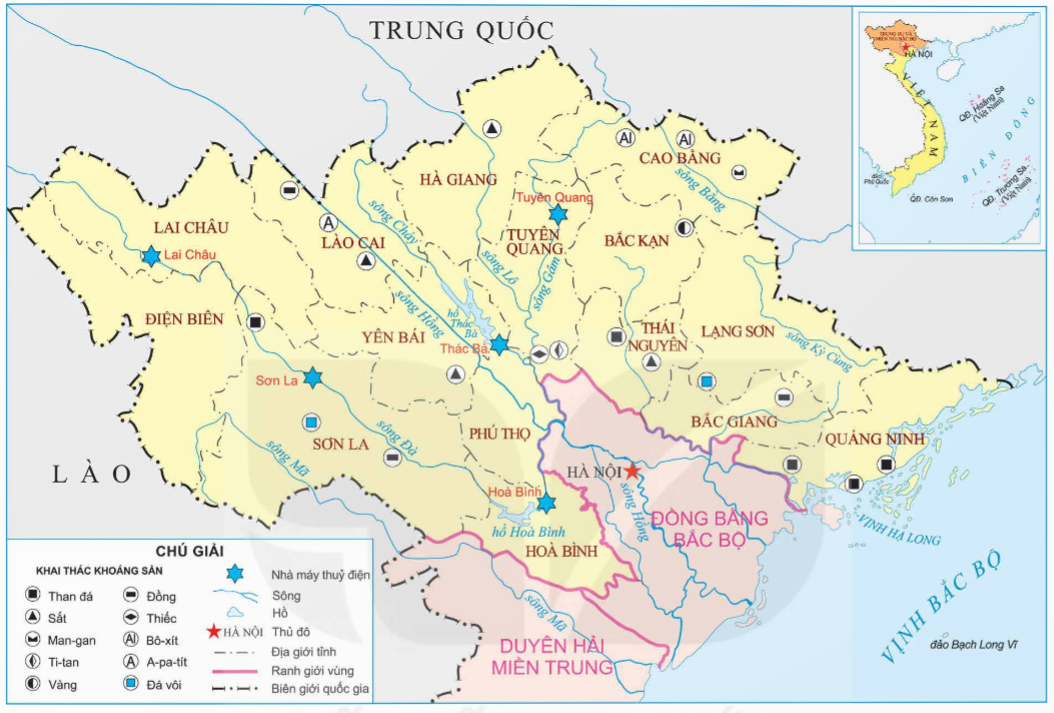 KHỞI ĐỘNGCâu hỏi:  Hãy nêu những hiểu biết của em về con người và hoạt động sản xuất ở vùng Trung du và miền núi Bắc Bộ. Giải chi tiết:- Đây là vùng có địa hình cao nhất cả nước, tập trung nhiều dân tộc ít người.Một số dân tộc như Mường, Thái, Dao, Mông, Tày,... Mỗi dân tộc có một tiếng nói, tập quán sinh hoạt và trang phục truyên thống riêng, tạo nên sự đa dạng về văn hóa của vùng.- Trung du Bắc Bộ có điều kiện thuận lợi phát triển cây ăn quả và cây công nghiệp. Vùng cũng nổi tiếng trồng lúa trên đất dốc, người dân khu vực miền núi đã xẻ sườn núi thành những bậc phẳng làm ruộng bậc thang.KHÁM PHÁ1. DÂN CƯCâu 1: Đọc thông tin và quan sát các hình 1, 2, em hãy kể tên một số dân tộc sinh sống ở vùng Trung du và miền núi Bắc Bộ.Giải chi tiết:- Một số dân tộc sinh sống ở vùng Trung du và miền núi Bắc Bộ: Mường, Tày, Nùng, Dao, Thái, Mông,..Câu 2: Đọc thông tin và quan sát hình 3, em hãy:- Cho biết những tin nào có mật độ dân số dưới 100 người/ km2.- Cho biết những tin nào có mật độ dân số trên 400 người/ km2.- Nhận xét về sự phân bố dân cư ở vùng Trung du và miền núi Bắc Bộ.Giải chi tiết:- Những nơi có mật độ dân thấp dưới 100 người/ km2 ở khu vực vùng núi, trung du và nông thôn.- Những nơi có mật độ dân cao trên 400 người/ km2 ở khu vực thành thị, nơi tập trung buôn bán đông đúc.- Sự phân bố dân cư khu vực không đồng đều. Cao ở vùng thành thị, khu nhiều chợ cơ sở hạ tầng phát triển và thấp ở các vùng điều kiện tự nhiên, kinh tế khó khăn.2. MỘT SỐ CÁCH THỨC KHAI THÁC TỰ NHIÊNa) Làm ruộng bậc thangCâu hỏi:Đọc thông tin và quan sát hình 4, em hãy cho biết vai trò của ruộng bậc thang đối với đời sống và sản xuất của người dân khu vực miền núi Bắc Bộ. Giải chi tiết:Vai trò của việc trồng ruộng bậc thang: Đảm bảo nguồn lương thực, hạn chế tình trang phá rừng làm nương, tạo vẻ đẹp thiên nhiên thu hút du khách đến.b) Xây dựng các công trình thủy điệnCâu hỏi: Đọc thông tin và quan sát các hình 5, 6 em hãy kể tên và xác định trên lược đồ một số nhà máy thủy điện ở vùng Trung du và miền núi Bắc Bộ.Giải chi tiết:Một số nhà máy ở Vùng trung du và miền núi Bắc Bộ: Thủy điện Sơn La, thủy điện Hòa Bình..c) Khai thác khoáng sảnCâu hỏi: Đọc thông tin và quan sát hình 6, em hãy:- Xác định trên lược đồ một số mỏ khoáng sản ở vùng Trung du và miền núi Bắc Bộ.- Kể tên một số sản phẩm có nguồn gốc từ khoáng sản của vùng Trung du và miền núi Bắc Bộ..Giải chi tiết:- Một số khoáng sản ở vùng Trung du và miền núi Bắc Bộ: Vàng, than, đồng, titan...- Một số sản phẩm có nguồn gốc từ khoáng sản của vùng Trung du và miền núi Bắc Bộ: Than cho sản xuất điện, đá vôi làm vật liệu xây dựng…LUYỆN TẬPCâu hỏi: Vẽ sơ đồ tư duy thể hiện một số cách thức khai thác tự nhiên ở vùng Trung du và miền núi Bắc bộ ( vai trò, phân bố)Giải chi tiết:VẬN DỤNG
